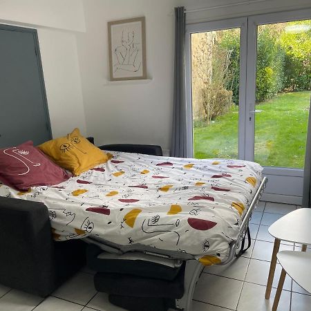 Le First Auversois Charmant Studio Avec Jardinet Apartment Exterior photo