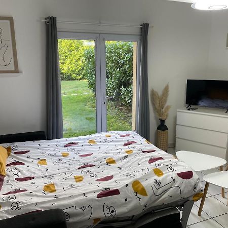 Le First Auversois Charmant Studio Avec Jardinet Apartment Exterior photo