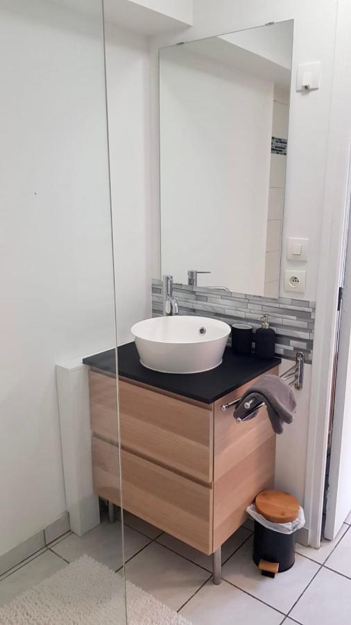 Le First Auversois Charmant Studio Avec Jardinet Apartment Exterior photo