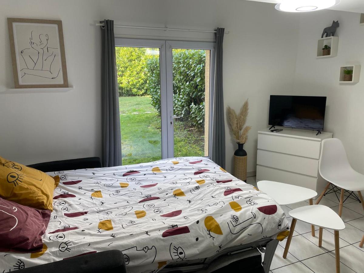 Le First Auversois Charmant Studio Avec Jardinet Apartment Exterior photo