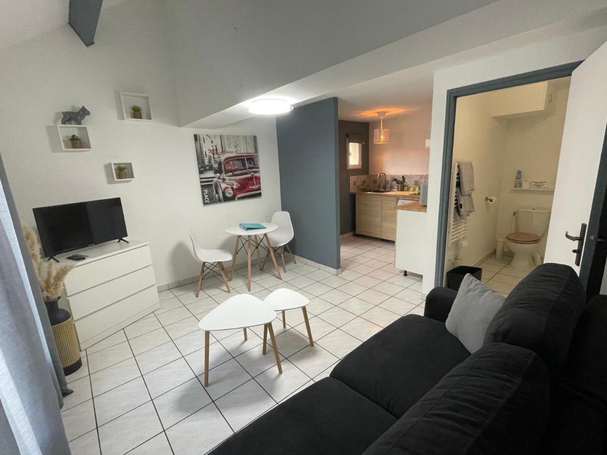 Le First Auversois Charmant Studio Avec Jardinet Apartment Exterior photo
